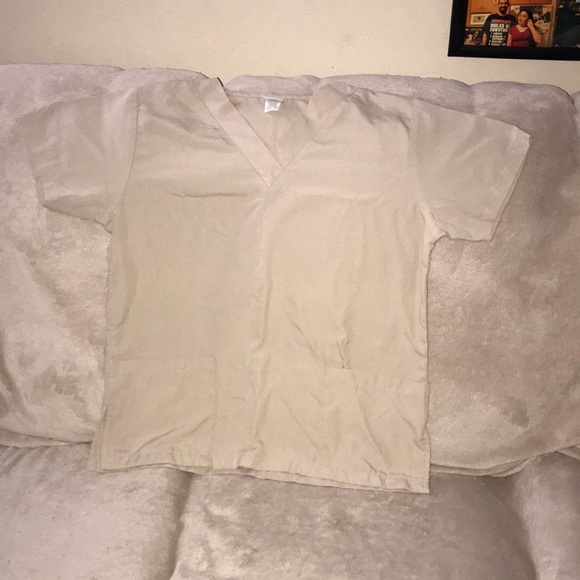 B.A.G. Small Tan scrub top with pockets V neck 💕 - Picture 1 of 4